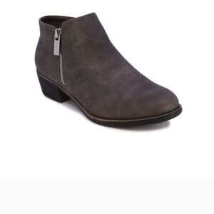 Nautica Alara black  ankle  bootie with side zip and 1" heel size 10 NWT